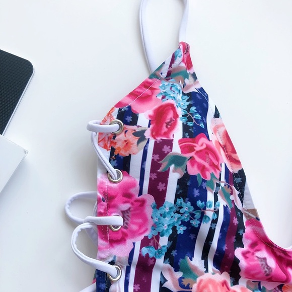 B2G1♦️🆕 Floral Lace Tied One Piece Swimwear - Picture 8 of 8